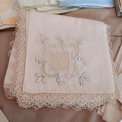 HANKIES, TEA TOWELS, DAMASK TABLECLOTH AND LINEN NAPKINS
