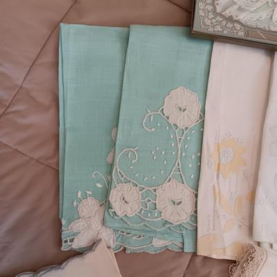HANKIES, TEA TOWELS, DAMASK TABLECLOTH AND LINEN NAPKINS