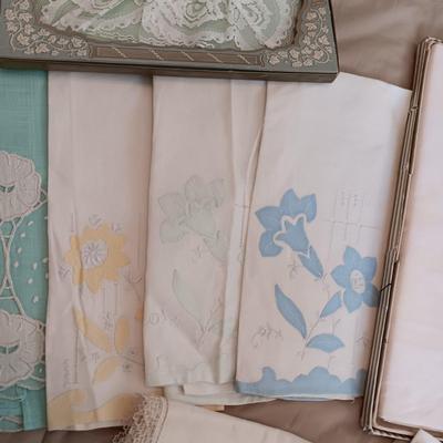 HANKIES, TEA TOWELS, DAMASK TABLECLOTH AND LINEN NAPKINS