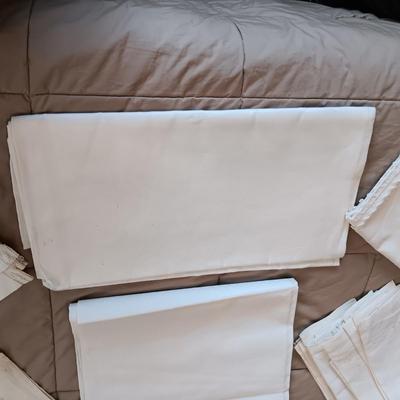 LINEN TABLECLOTHS, DRESSER SCARVES AND NAPKINS