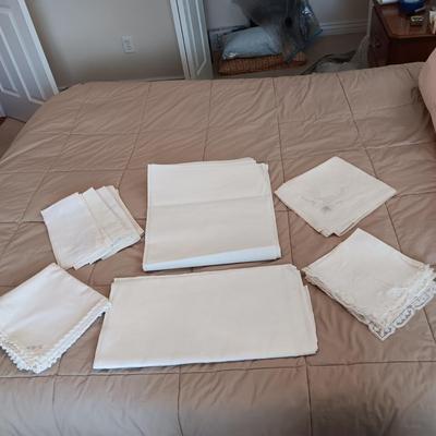 LINEN TABLECLOTHS, DRESSER SCARVES AND NAPKINS