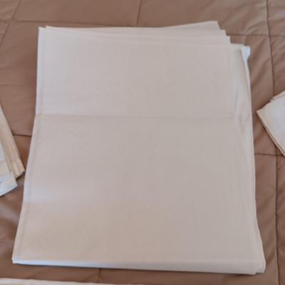 LINEN TABLECLOTHS, DRESSER SCARVES AND NAPKINS