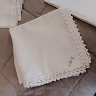 LINEN TABLECLOTHS, DRESSER SCARVES AND NAPKINS