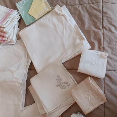 HANKIES, MISC LINEN NAPKINS AND 2 TABLECLOTHS