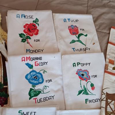 KITCHEN LINENS
