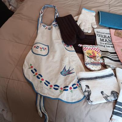KITCHEN LINENS