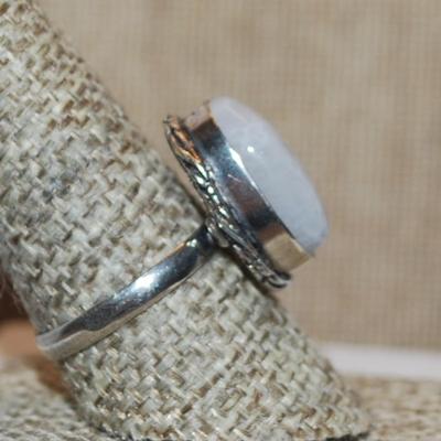 Size 9½ Marked .925 Opaque Oval White CABOCHON Gemstone Ring on a Silver-Plated Band (5.2g)