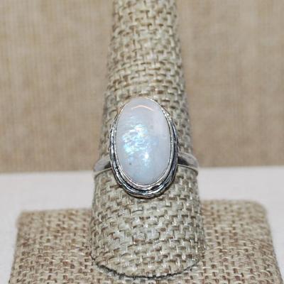 Size 9½ Marked .925 Opaque Oval White CABOCHON Gemstone Ring on a Silver-Plated Band (5.2g)
