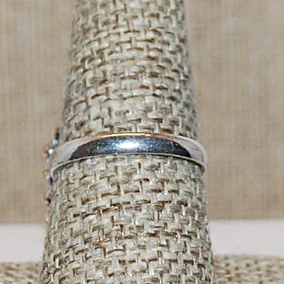 Size 8½ Marked .925 GREEN Square AGATE Gemstone Ring with Full Swirl Rope Surround on a Silver-Plated Band (6.4g)