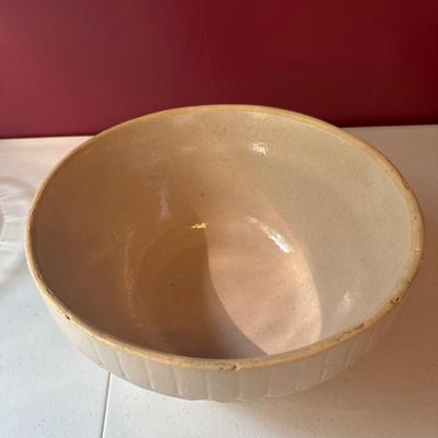Vintage bakeware and Bowl