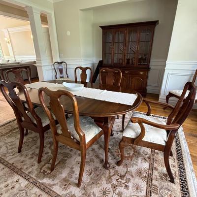 Gorgeous Kaoud ivory and gold oriental rug