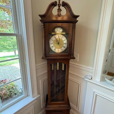 Gorgeous Ridgeway grandfather clock
