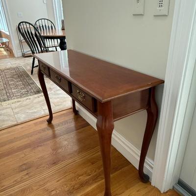 Beautiful Queen Ann style sofa table with drawer