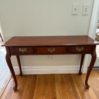 Beautiful Queen Ann style sofa table with drawer