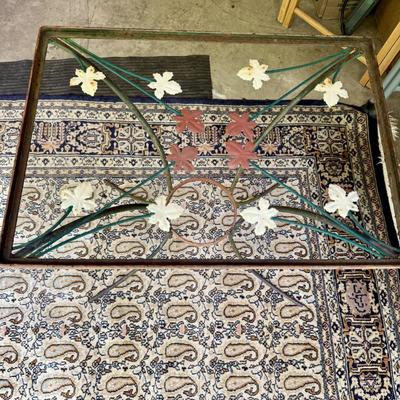 Cool floral table (no glass!)!