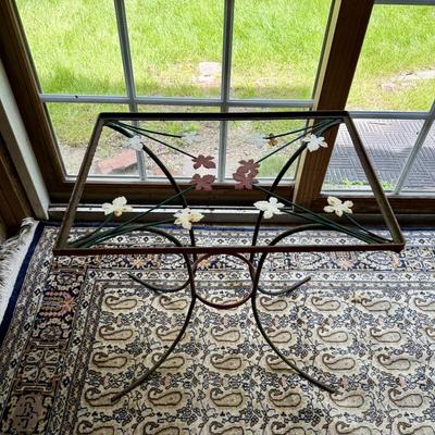 Cool floral table (no glass!)!