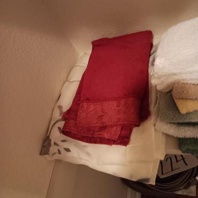TOWELS, TABLECLOTHS AND PLACEMATS