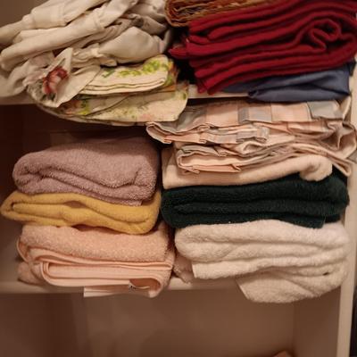 TOWELS, TABLECLOTHS AND PLACEMATS