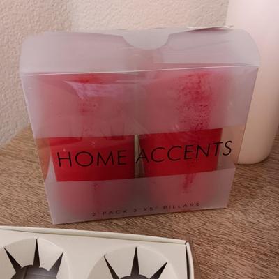 AN ASSORTMENT OF CANDLES
