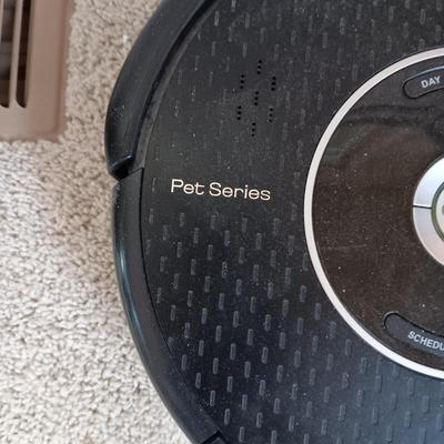 LIKE NEW ROBOT ROOMBA 595 PET SERIES