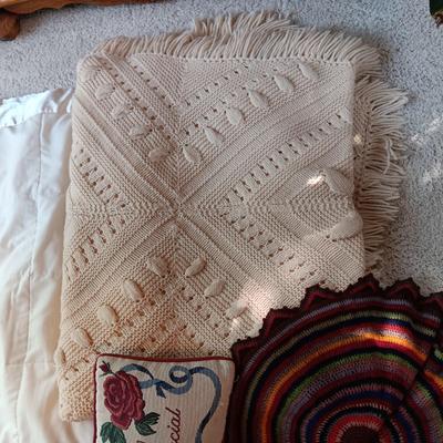 QUEEN BLANKET, KNIT AFGHAN AND LAP THROW