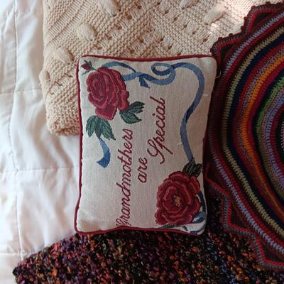 QUEEN BLANKET, KNIT AFGHAN AND LAP THROW