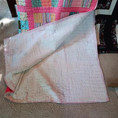 HAND STITCHED QUILT AND HANDMADE QUILT THROW