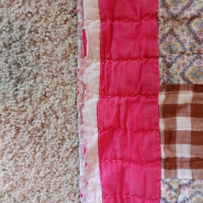 HAND STITCHED QUILT AND HANDMADE QUILT THROW