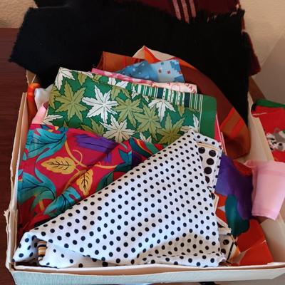 LADIES SCARVES, SOCKS, GLOVES, HATS AND MAKE UP BAGS