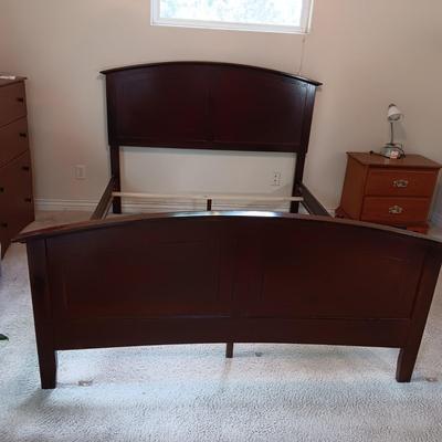 QUEEN SIZE BED FRAME