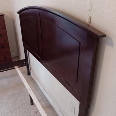 QUEEN SIZE BED FRAME