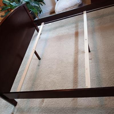 QUEEN SIZE BED FRAME