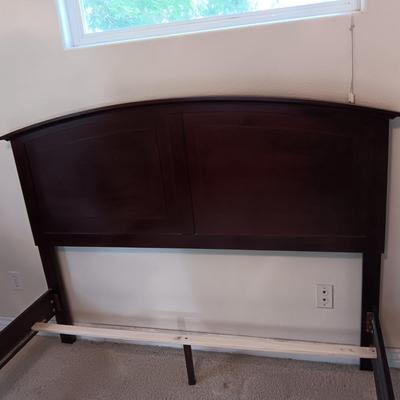 QUEEN SIZE BED FRAME