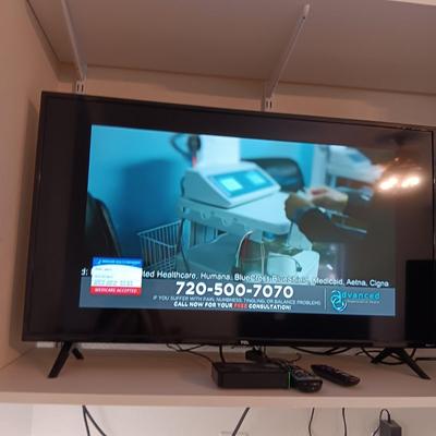 40" ROKU TV WITH REMOTE