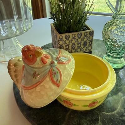 Marble lazy susan with all decor shown