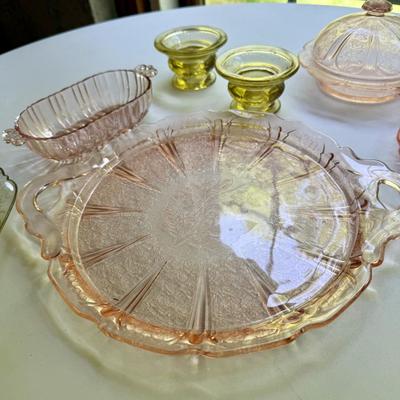 Lot of pretty depression ware glass