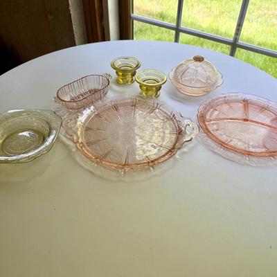 Lot of pretty depression ware glass