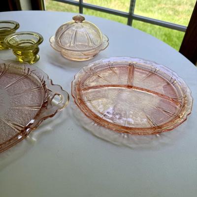 Lot of pretty depression ware glass
