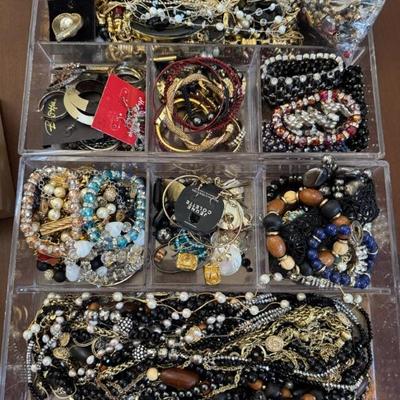 Sale Photo Thumbnail #50