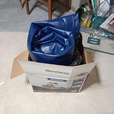 QUEEN SIZE AIR MATTRESS WITH BUILT IN AIR PUMP