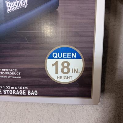 QUEEN SIZE AIR MATTRESS WITH BUILT IN AIR PUMP