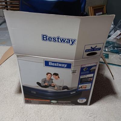 QUEEN SIZE AIR MATTRESS WITH BUILT IN AIR PUMP
