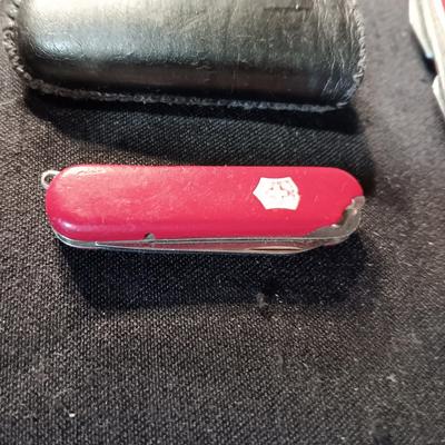 POCKET KNIVES
