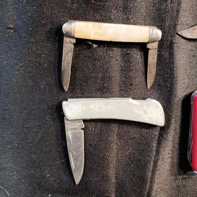 POCKET KNIVES