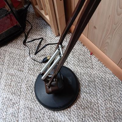 3 TIER FOLDING SHELF AND ADJUSTABLE LIGHT