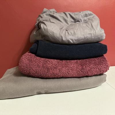 Sale Photo Thumbnail #177: Queen fitted sheet and queen grey blanket 
2 fleece throws