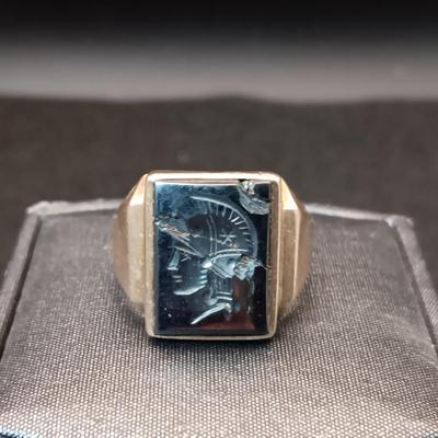 MEN'S 10K GOLD RING WITH ROMAN SOLDIER 9.70g SIZE 8
