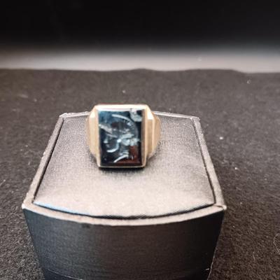 MEN'S 10K GOLD RING WITH ROMAN SOLDIER 9.70g SIZE 8