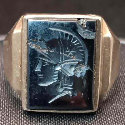 MEN'S 10K GOLD RING WITH ROMAN SOLDIER 9.70g SIZE 8