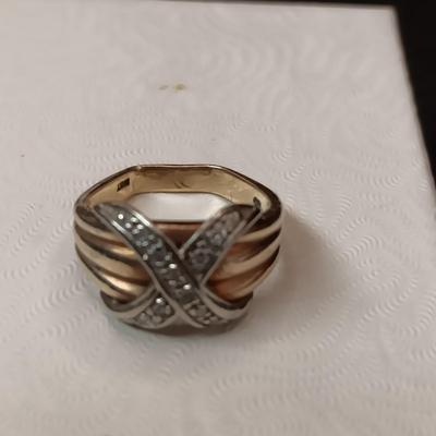 10K GOLD RING 4.68g SIZE 5 1/4